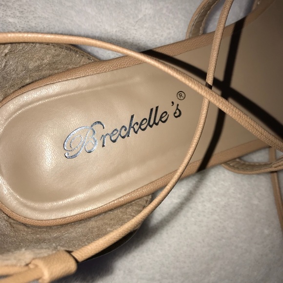 Breckelle’s lace up flats - Picture 8 of 8